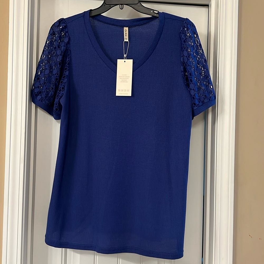 Olrik women’s blue top